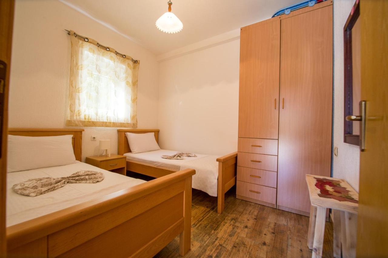 Apartments Kovacevic Petrovac na moru Exterior foto