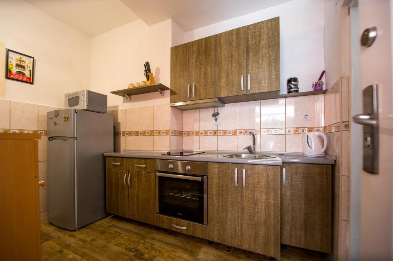 Apartments Kovacevic Petrovac na moru Exterior foto