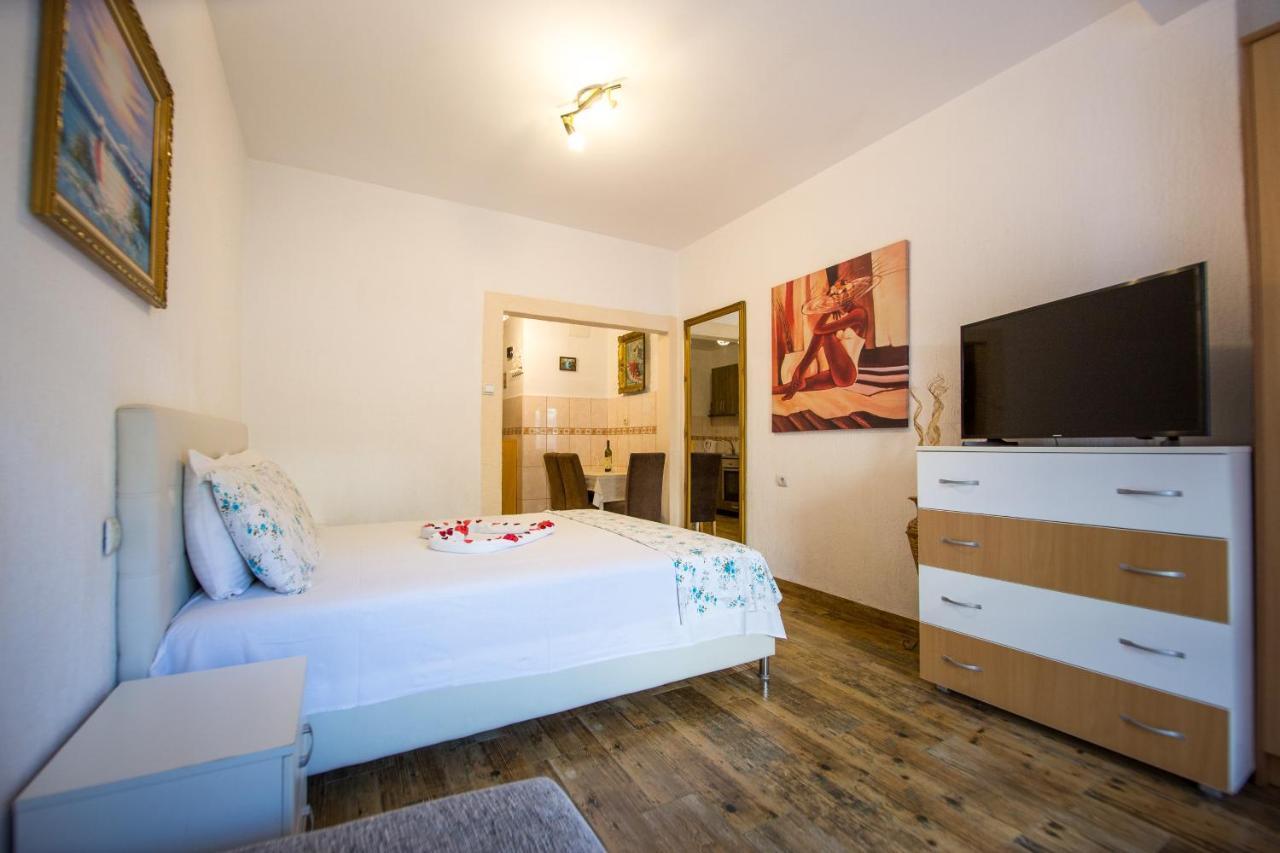 Apartments Kovacevic Petrovac na moru Exterior foto